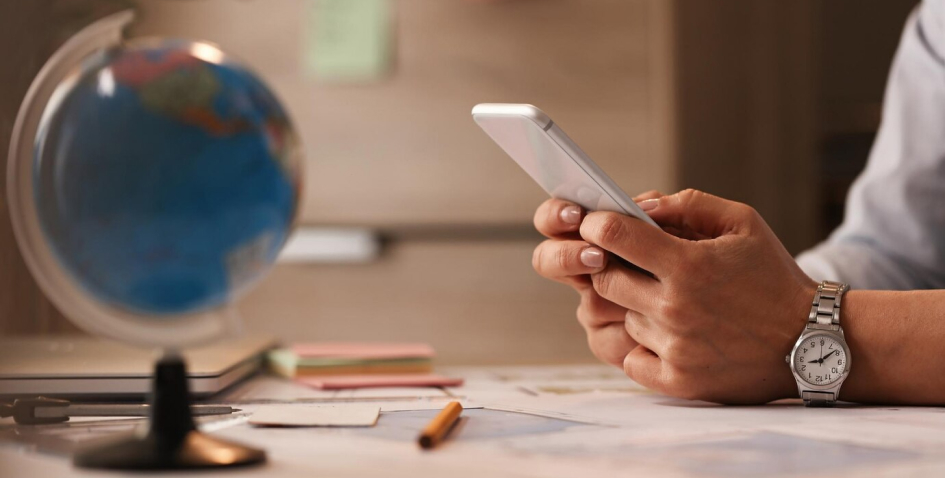 contact_banner_right 